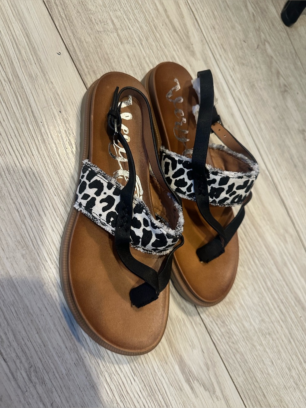 Women's Tan Sandals with Black & White Leopard Strap 7.5